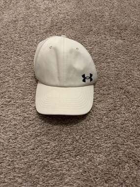 Under Armour Women's Multi-Hair Twist Baseball Cap